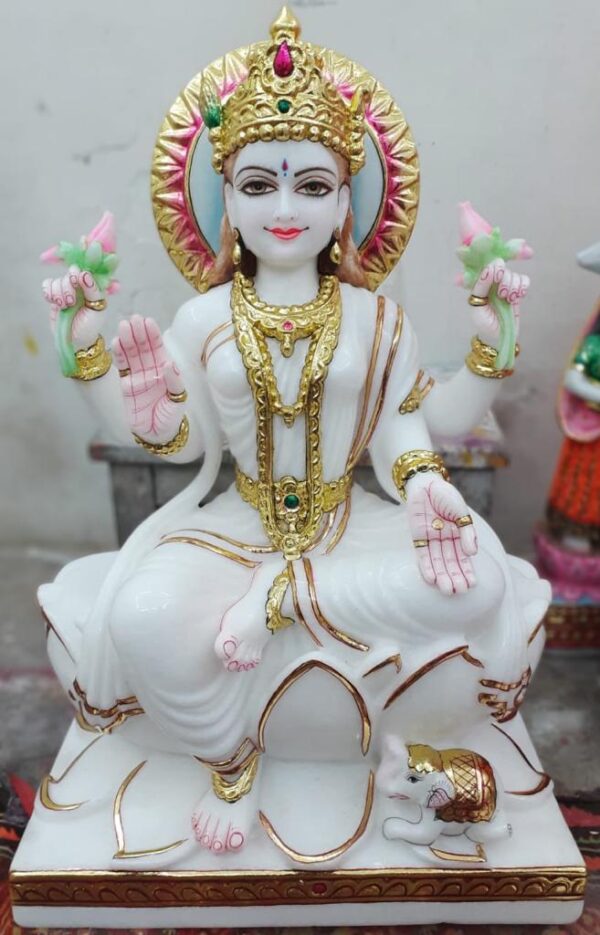 Marble Lakshmi Maa Murti for Homes and Temples
